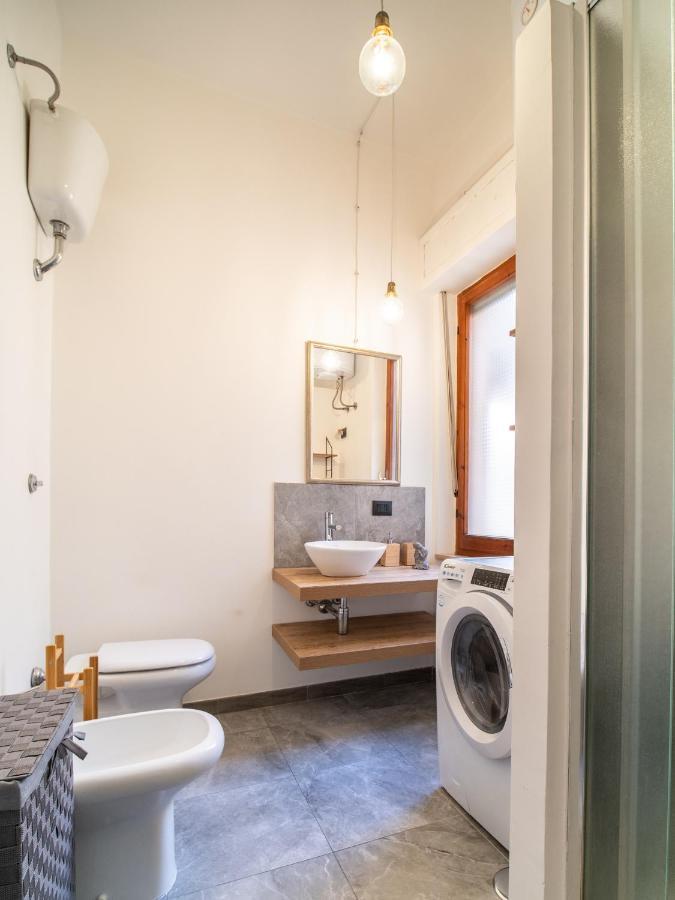 Little Diamond - City Centre Apartment Cagliari Luaran gambar