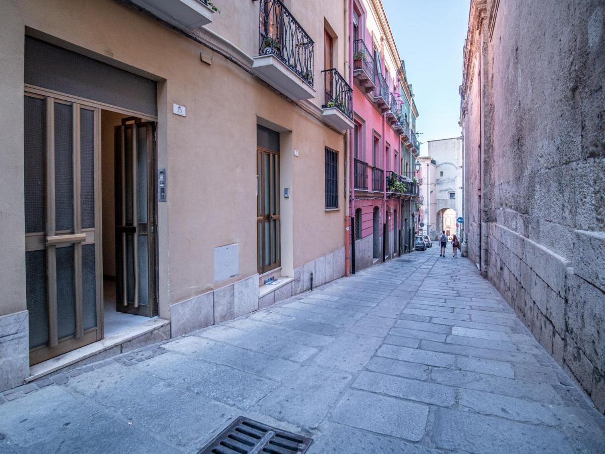 Little Diamond - City Centre Apartment Cagliari Luaran gambar